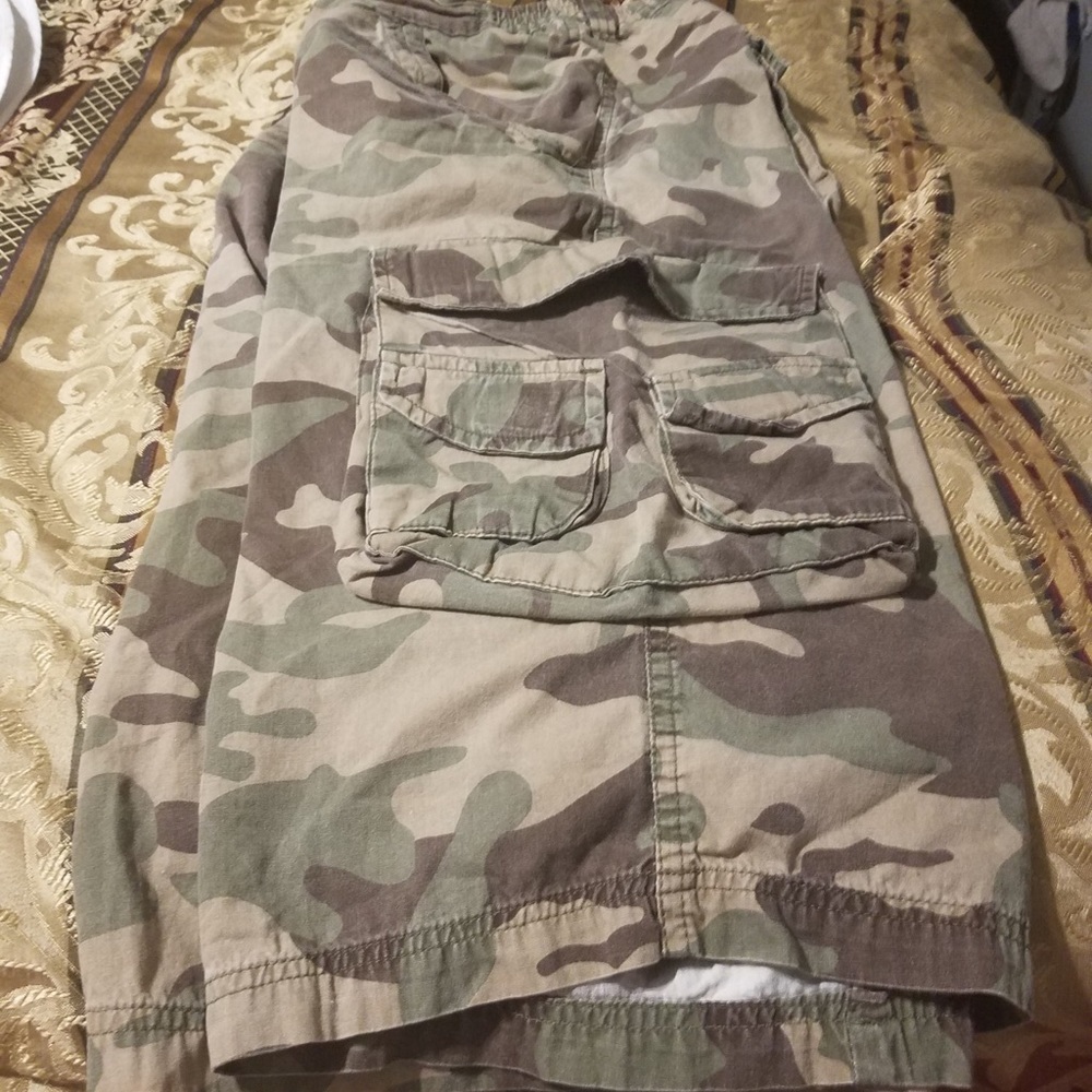 Cargo camo shorts